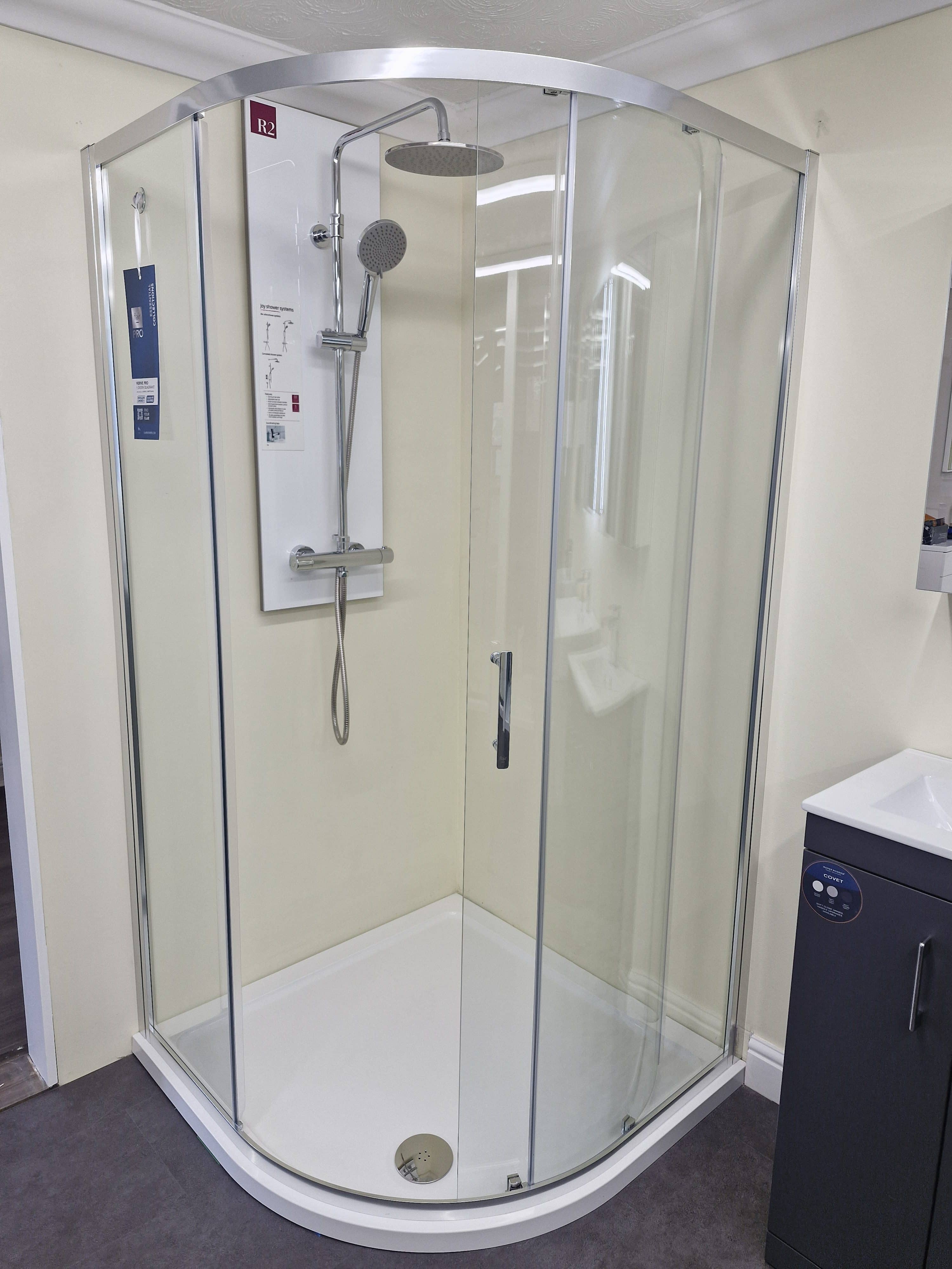 R2 Shower enclosure TSR